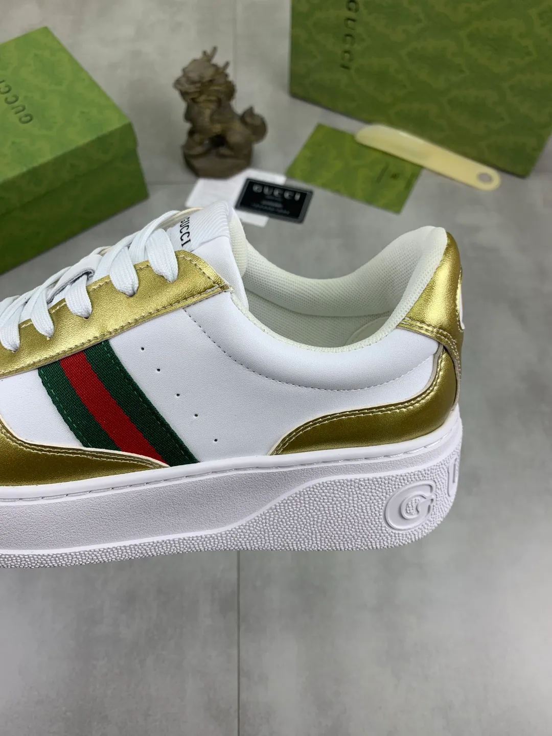 Men's shoes 💰P400💰【New model】 🆘 The latest model from Gucci official website 🎁 Classic casual and fashionable men's shoes 👟 Hot model 💥 Simple and elegant style, exclusive for trendy men. Unique latest brand elements from the official website 👑 Original Gucci decoration, fashionable and generous, made of original soft calfskin fabric ➕ Comfortable soft pigskin lining ✅Wear-resistant rubber outsole specified on the official website_Full elasticity, classic model taken in real life🎬Color: 5️⃣colors available😍Number: 38-44 (45 46 customized)